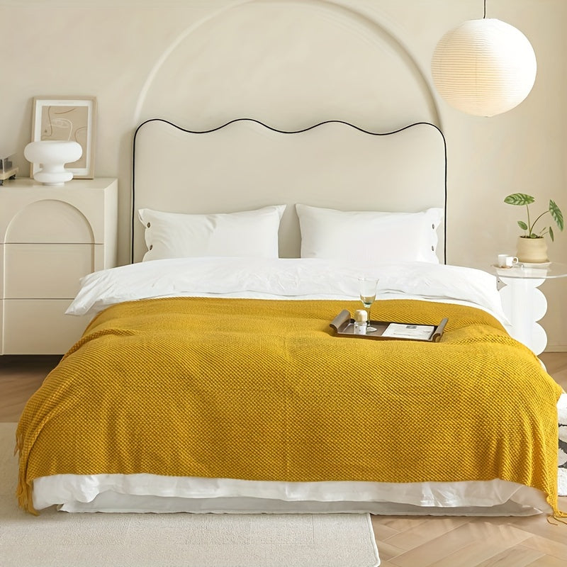 One Throw Blanket with Fringes And Tassels, Perfect for a Sofa, Bed, Or Hotel Use, Offering a Soft And Cozy Decorative Touch