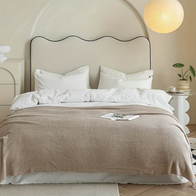 One Throw Blanket with Fringes And Tassels, Perfect for a Sofa, Bed, Or Hotel Use, Offering a Soft And Cozy Decorative Touch